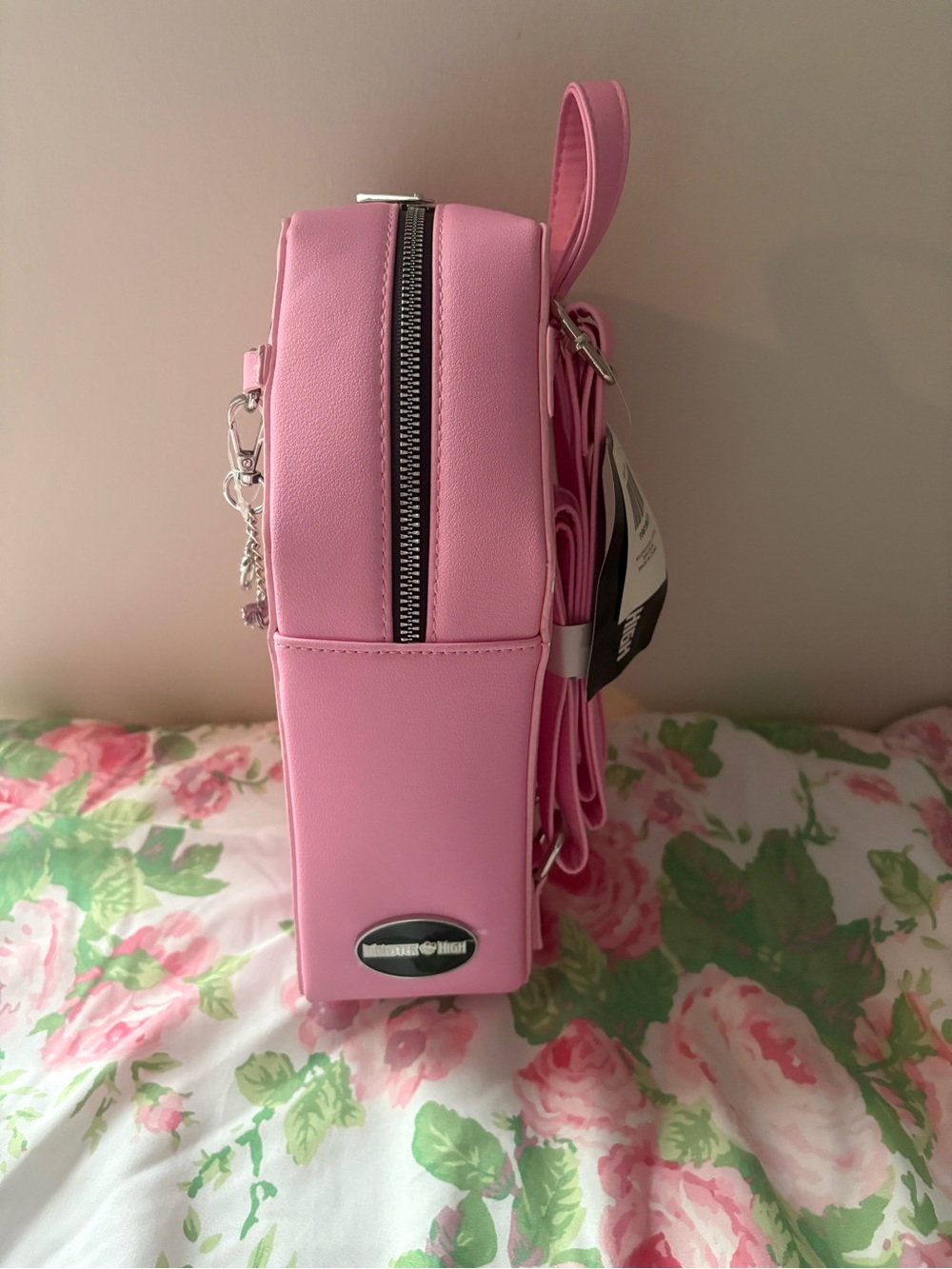 Monster High Draculaura Coffin Backpack - Picture 4 of 10